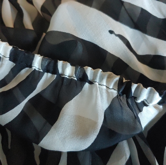 Authentic Dolce And Gabbana Zebra Print Top, sz44 - Picture 7 of 9